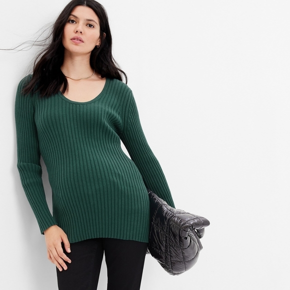 GAP Sweaters - Maternity v neck sweater